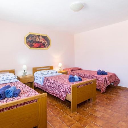 Appartamenti In Villa Con Ampio Giardino Esterno Posada  Exteriér fotografie