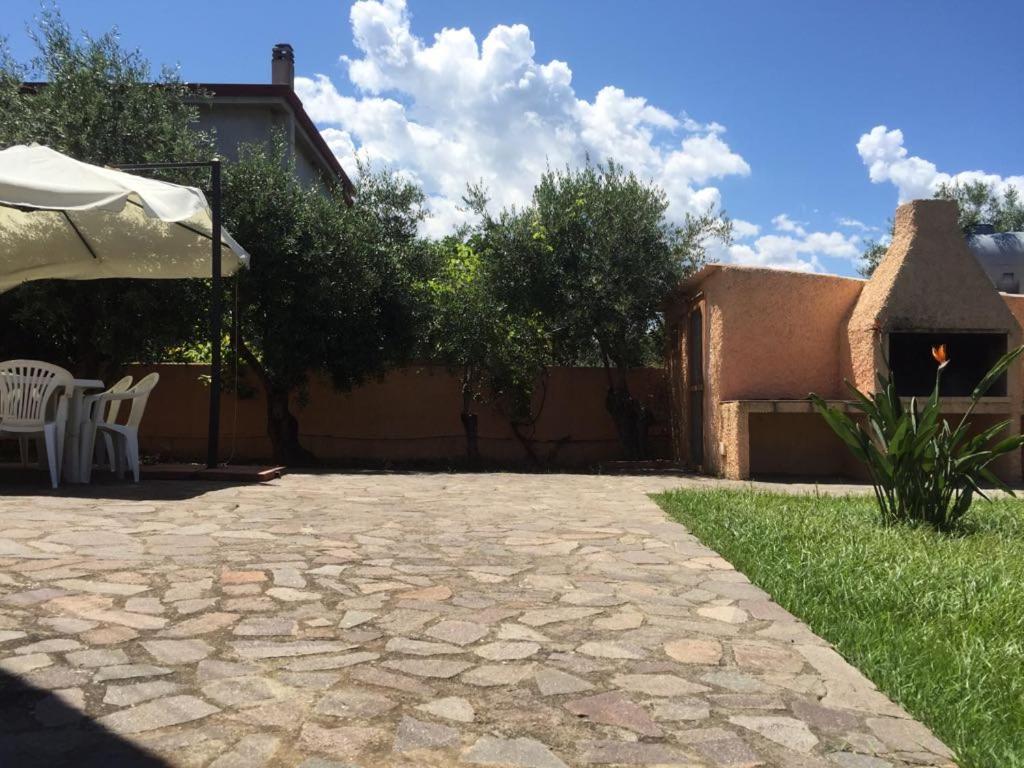 Appartamenti In Villa Con Ampio Giardino Esterno Posada  Exteriér fotografie