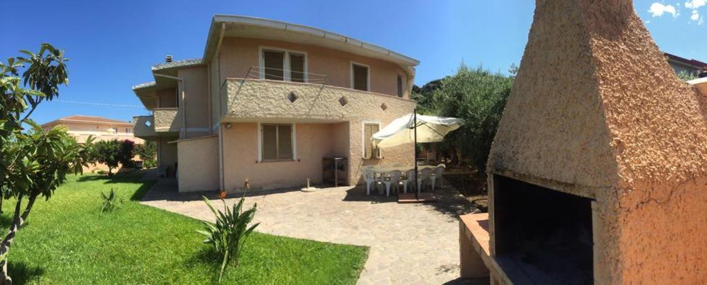 Appartamenti In Villa Con Ampio Giardino Esterno Posada  Exteriér fotografie