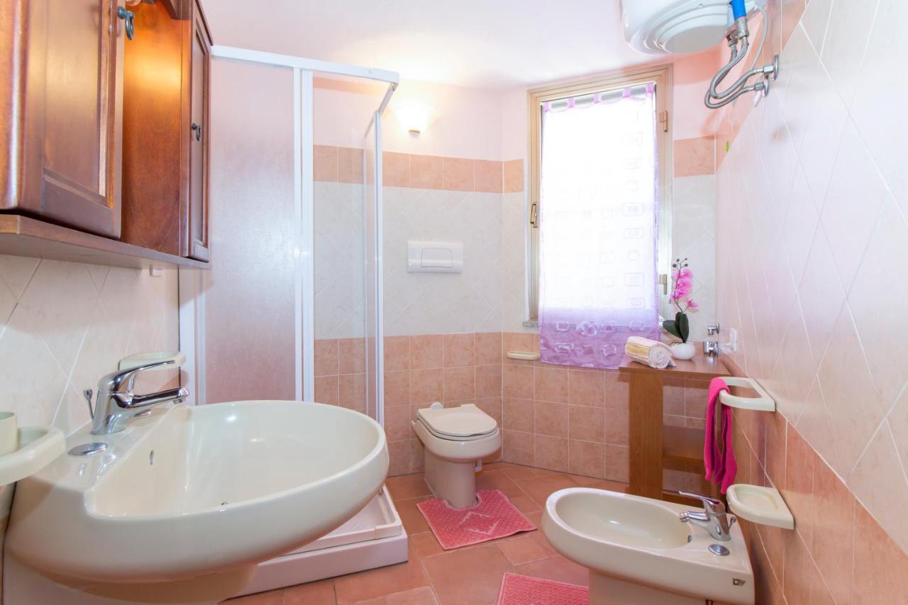 Appartamenti In Villa Con Ampio Giardino Esterno Posada  Exteriér fotografie