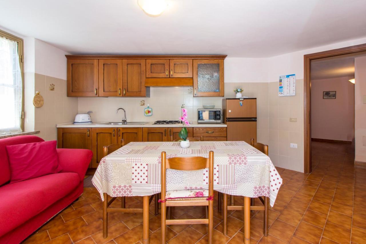 Appartamenti In Villa Con Ampio Giardino Esterno Posada  Exteriér fotografie