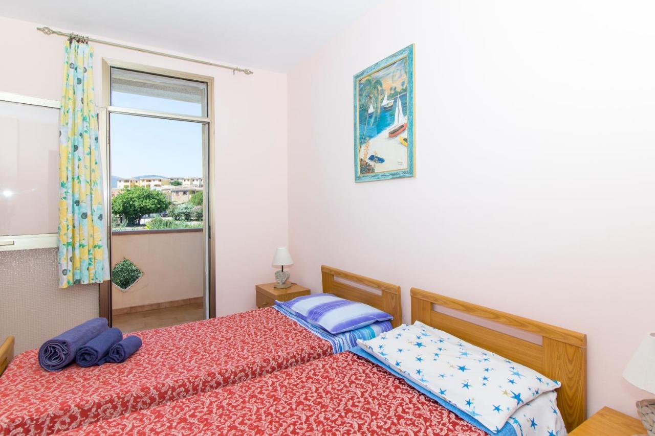 Appartamenti In Villa Con Ampio Giardino Esterno Posada  Exteriér fotografie