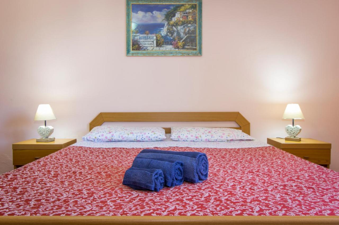 Appartamenti In Villa Con Ampio Giardino Esterno Posada  Exteriér fotografie