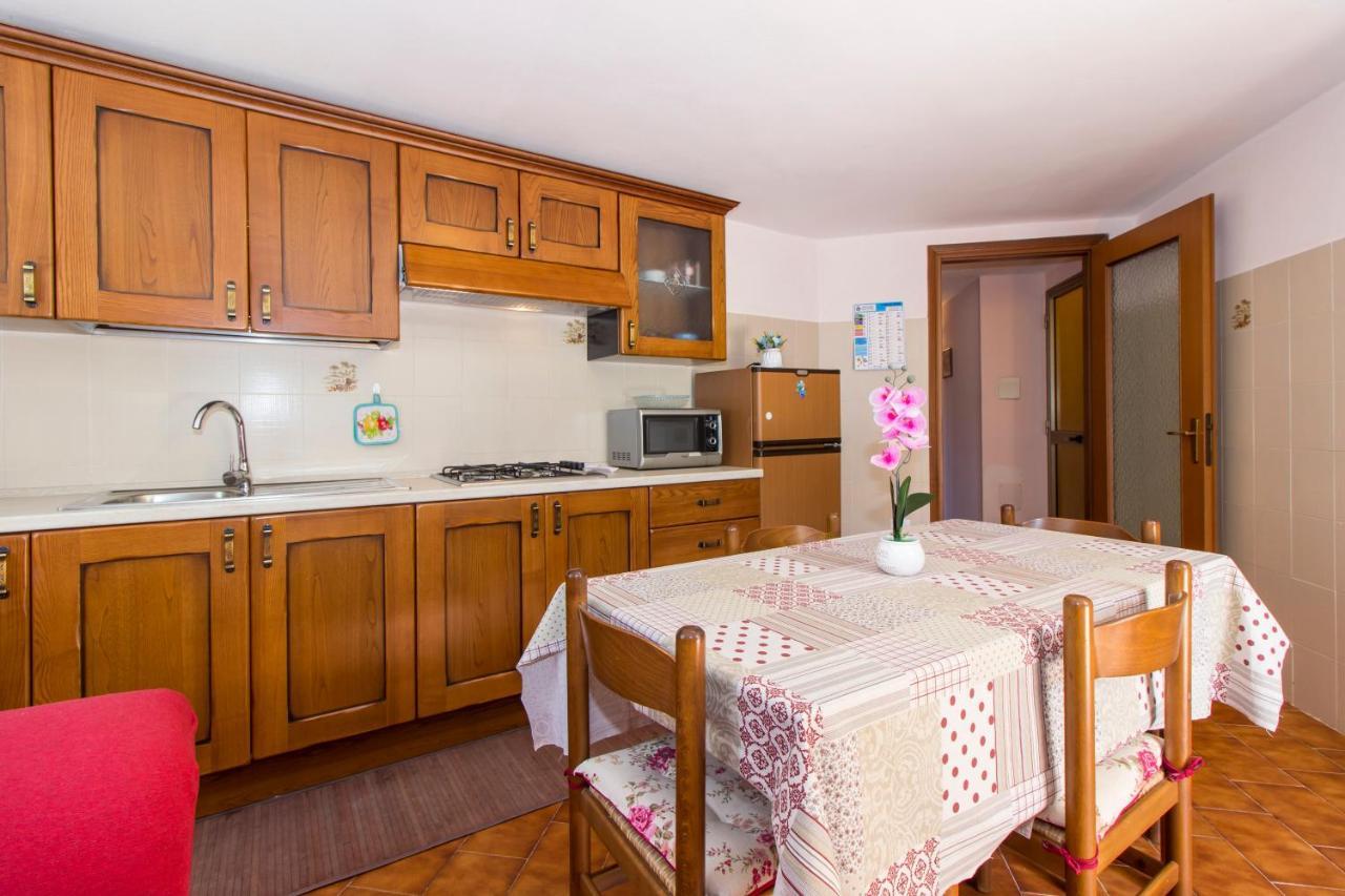Appartamenti In Villa Con Ampio Giardino Esterno Posada  Exteriér fotografie