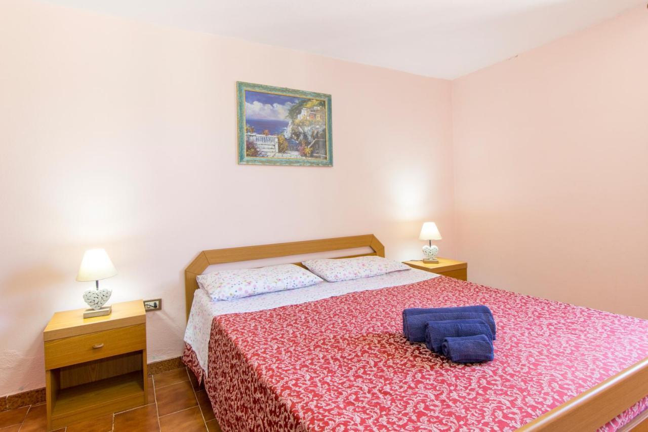 Appartamenti In Villa Con Ampio Giardino Esterno Posada  Exteriér fotografie