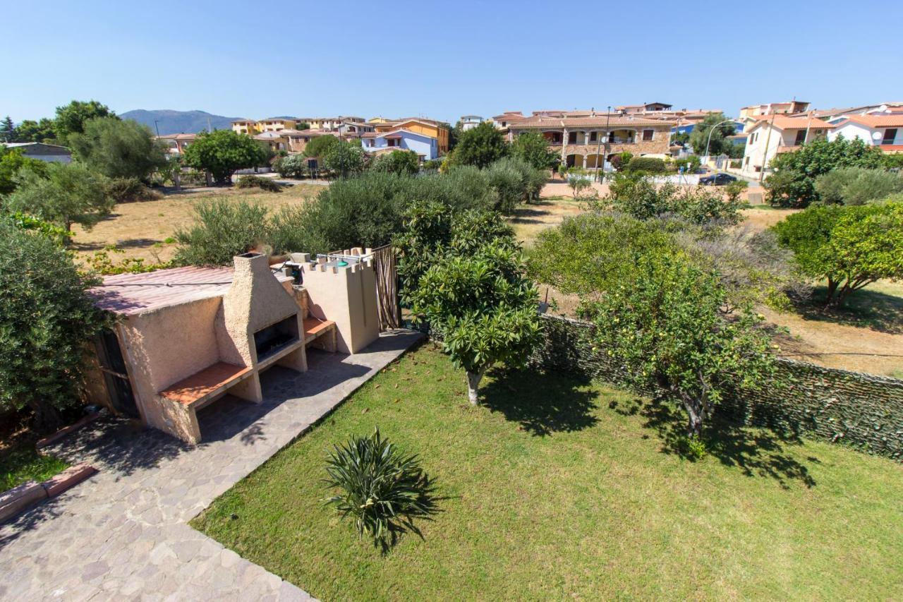 Appartamenti In Villa Con Ampio Giardino Esterno Posada  Exteriér fotografie