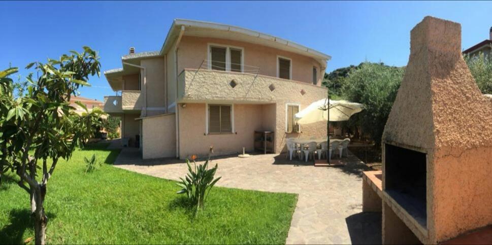 Appartamenti In Villa Con Ampio Giardino Esterno Posada  Exteriér fotografie
