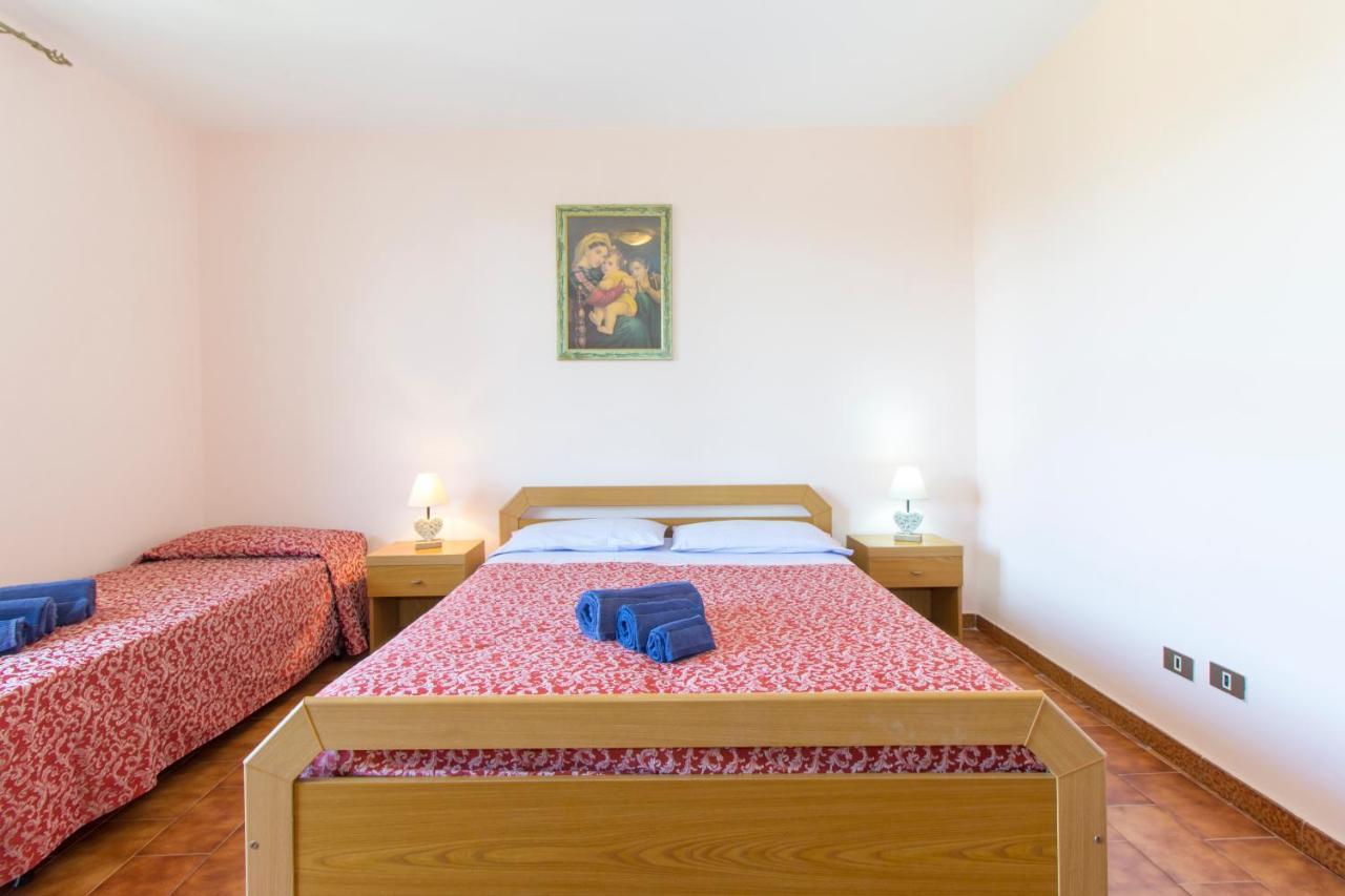 Appartamenti In Villa Con Ampio Giardino Esterno Posada  Exteriér fotografie