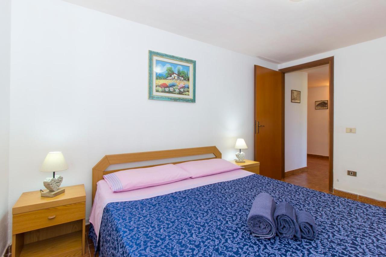Appartamenti In Villa Con Ampio Giardino Esterno Posada  Exteriér fotografie
